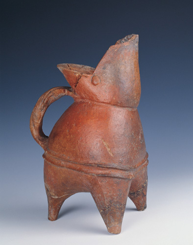 red pottery kuei pitcher (红色陶鬹)
